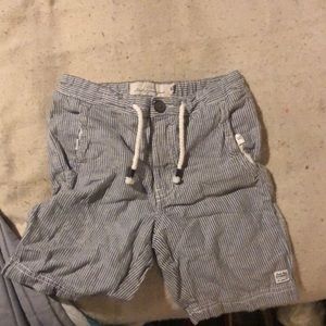 Size 7  L.O.G.G boy shorts hardly worn